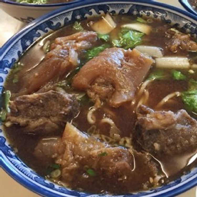 肉多多香辣嫩Q牛雙寶鍋 1.2kg (固形量500g)