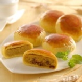 古早味咖哩椪禮盒 A-4。10盒以內運費加100元，10盒以上免運費。家長交誼廳成員另有優惠。