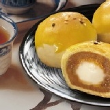 雪之戀皇妃酥禮盒 A-5。10盒以內運費加100元，10盒以上免運費。家長交誼廳成員另有優惠。 特價：$280