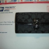 全新正品!coach 包 47702 (黑)色長夾 特價：$3000