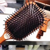 木質氣墊按摩梳,大S推薦貴婦款~