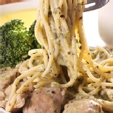 奶油青醬雞肉義大利麵醬