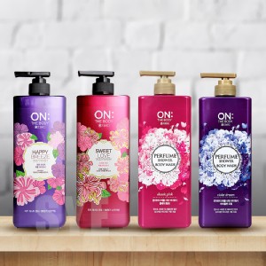 ON THE BODY 香水沐浴精900ml