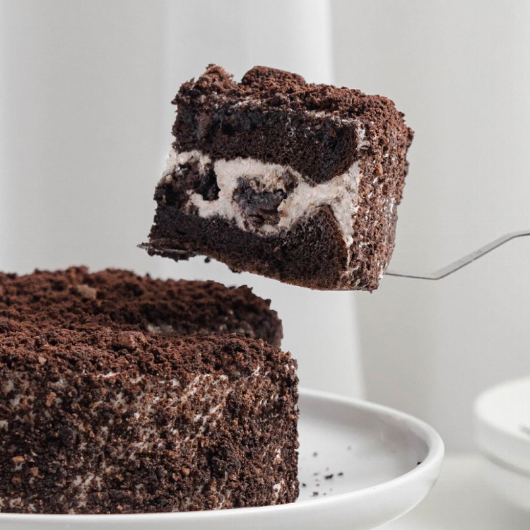 【亞尼克】北海道黑酷曲蛋糕(附提袋)經典oreo巧克力酥脆口感融入蛋糕，單顆原促銷$650