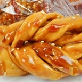 《鑫豪》古早味黑糖蜜麻花 台灣傳統味古法手工製造每小包5元 特價:$5 《鑫豪》古早味黑糖蜜麻花 台灣傳統味古法手工製造每小包5元 特價:$5