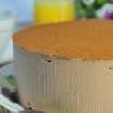 義式巧克力慕斯 進口苦甜巧克力製的獨特慕斯，灑上可可粉加入咖啡凍，濃郁又超有口感，也是店內超人氣蛋糕!