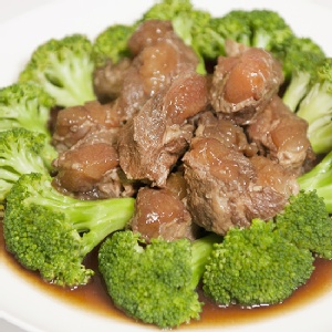 元氣廚房紅燒豬軟骨(家庭號) 特價：$130