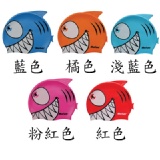 MARIUM鯊魚矽膠泳帽(兒童尺寸) 具有抗氯的作用，頭髮不會變乾、變黃喔