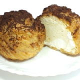 日式鮮奶冰淇淋泡芙(提拉米蘇) 提拉米蘇幕斯搭配濃郁牛奶 特價：$15