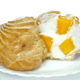 日式鮮奶冰淇淋泡芙(夏季限定芒果) 有料讓你大口咬下,大大滿足 特價：$15