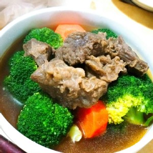單人紅龍牛肉湯-肉塊大又多70公克