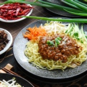 低脂炸醬乾拌麵 (附--香Q熟麵)