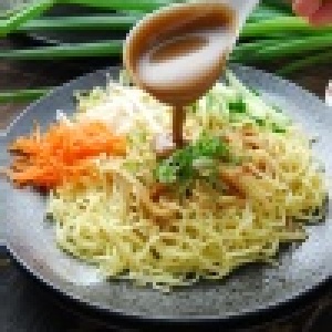 【新開幕促銷價】蒜香麻醬乾拌麵(附-香Q熟麵)