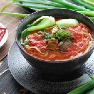 【新開幕促銷價】茄汁牛肉麵 (附--香Q熟麵)