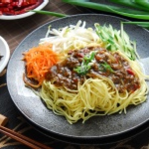 川味麻辣乾拌麵 (附--生拉麵條)
