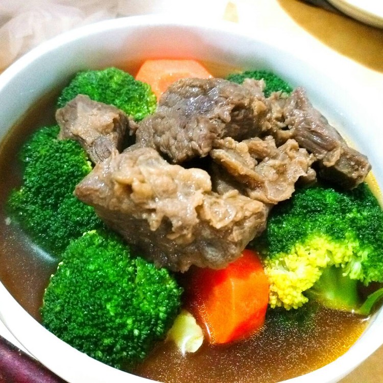 單人紅龍牛肉湯-肉塊大又多70公克