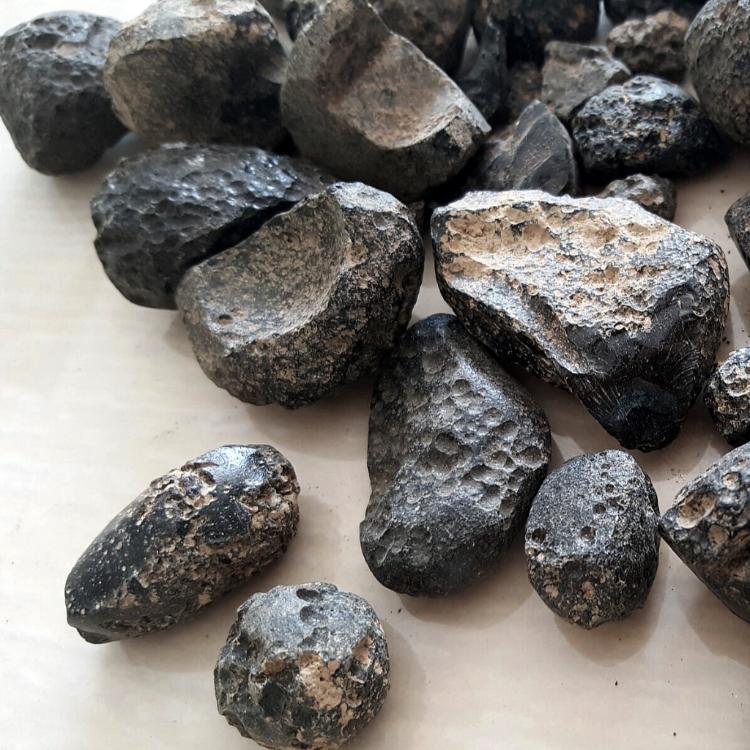 【YONG YU】天然玻璃隕石/瓦片型(小)/黑隕石/雷公墨/泰國隕石(現貨)單顆隨機販售