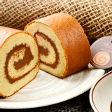 瑞士捲(摩卡) 濃厚醇郁，口口回甘的咖啡香，令人著迷的豐富口感，是生活中華麗的享受。