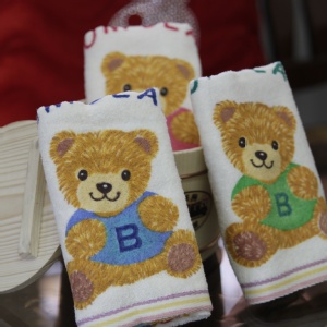 515-5英文熊童巾200-7