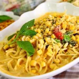 南瓜黃醬煙燻雞肉義大利麵