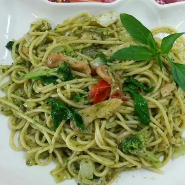 塔香青醬經典肉醬義大利麵