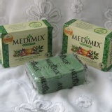 MEDIMIX印度18種草藥皂-綠色 適宜問題皮膚 特價：$55