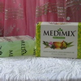 MEDIMIX印度18種草藥皂-黃色 適用於乾性皮膚 特價：$55