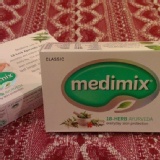 MEDIMIX印度18種草藥皂～經典型每日護膚◇適宜問題皮膚（深綠） 特價：$69