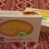 MEDIMIX印度18種草藥皂～奢華型每日檀香精油煥膚◇適宜皮膚瑕疵（橘色）