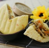 素菜包 【衛視】【緯來】【東森】強力推薦，養生的胡蘿蔔外皮，豐富的9種素菜內餡，店面售價25元