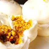 咖哩雞肉包 【衛視】【緯來】【東森】強力推薦，微辣，上等材料精心研製咖哩雞少許起士口感特佳，店面售價25元 特價：$20