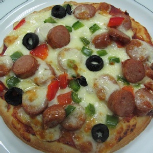 亞鑫廚房德式香腸披薩❉一口咬下去有幸福的感覺