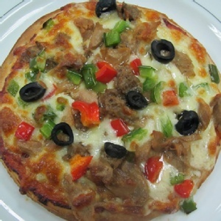 亞鑫廚房鮪魚披薩❉一口咬下去有幸福的感覺