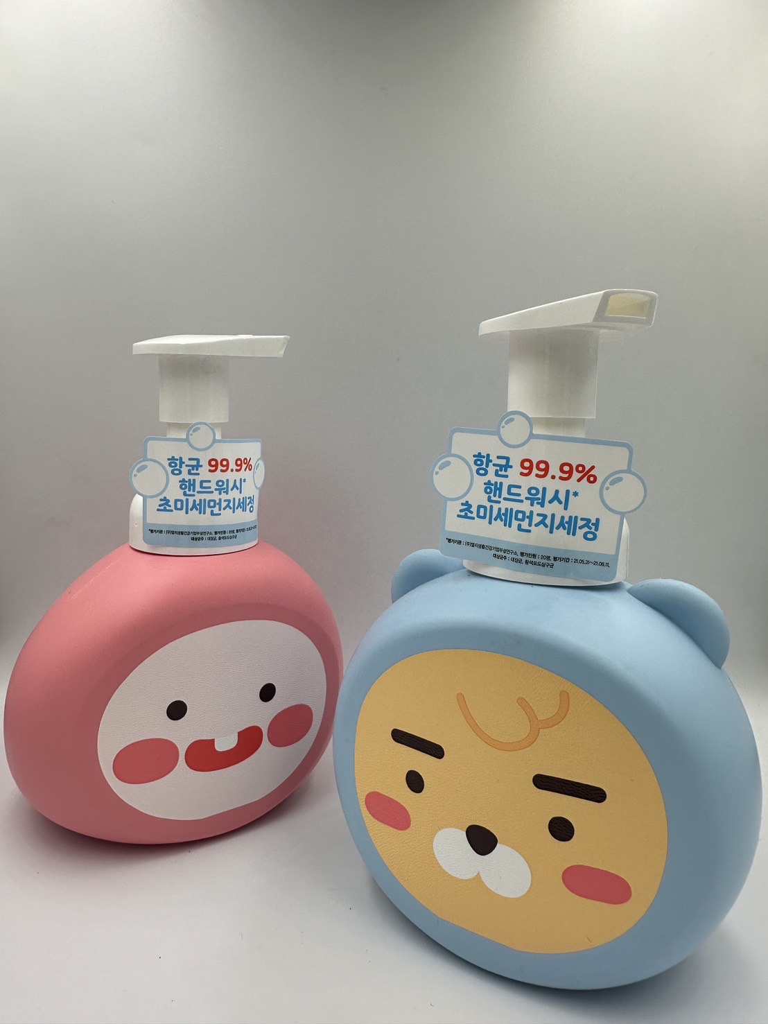 항균 99.9%/,핸드워시',초미세먼지세정,항균 99.9%,핸드워시',초미세먼지세정,평가기관: (주)경기연구소20가기간:21.05.31~21.06.11,대상: 대장균, 황색포도상구균。