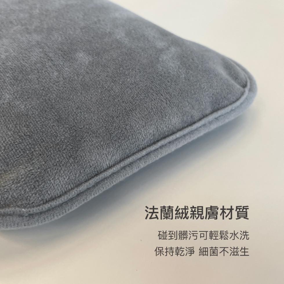 法蘭絨親膚材質，碰到髒污可輕鬆水洗，保持乾淨 細菌不滋生。