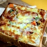 熱狗厚片披薩 特價：$25