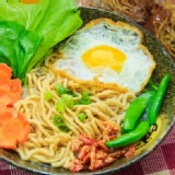 什錦海鮮鍋意麵 麵團(80g)8入海鮮調味包(20g)8入 特價：$109