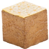 檸檬寒天方塊泡芙 微酸檸檬香遇到輕優格,嚼得到寒天顆粒,釋放健康清爽口感