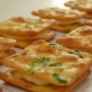 叉叉夾心餅 每盒20片 特價：$129