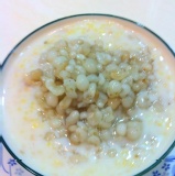 薏仁燕麥牛奶粥 薏仁每一顆細心去心,吃起來滑順Q彈.有美白退火的功效! 特價：$20