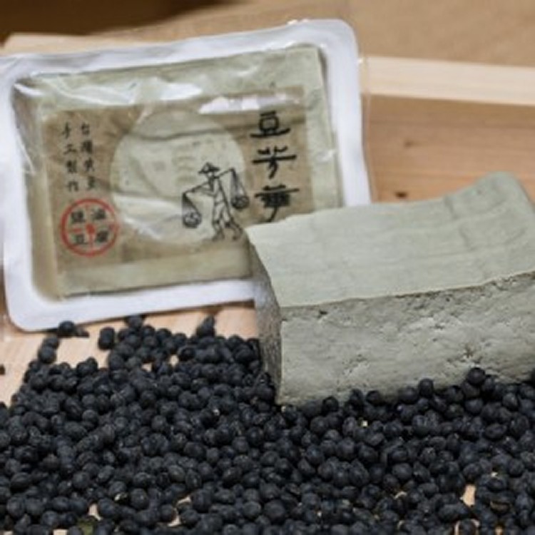 豆芳華黑豆豆腐/300公克/盒 (半臺斤)