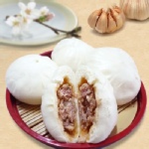 蒜香鮮肉包 特選蒜粒，經過處理後與鮮肉醃製，讓您吃肉包的同時有不同的口感享受,吃過的都說讚!「一包五粒」(葷) 特價：$50