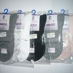 費拉200細針超薄氣墊襪(半打） 特價：$185