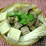 羊肉爐獨享包 精選肉質最滑嫩的羊肋排,口感肉質細密,軟中帶勁羊肉150克+高湯=650克,附贈沾醬,七五 折試吃價