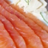 手工煙燻鮭魚切片(附酸豆) 讓美食作家都讚不絕口的滋味!