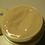 負離子面霜 (原料分裝) 特價：$400