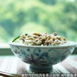 大胃王雞肉飯 採用土雞腿肉製作，滑嫩肉質+噴香醬汁讓您一口接一口