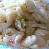 梅仔肉圓店純手工(葷)特製台式泡菜 600公克*限量* ***滿20罐即免運***此產品賣出後，扣除成本所賺取的利潤，梅仔將捐款給棒球隊使用!...^^