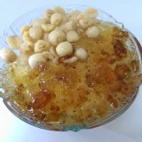 桃膠蓮子湯 特價：$48