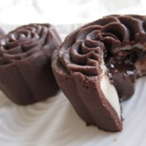 玫瑰熔岩巧克力月餅